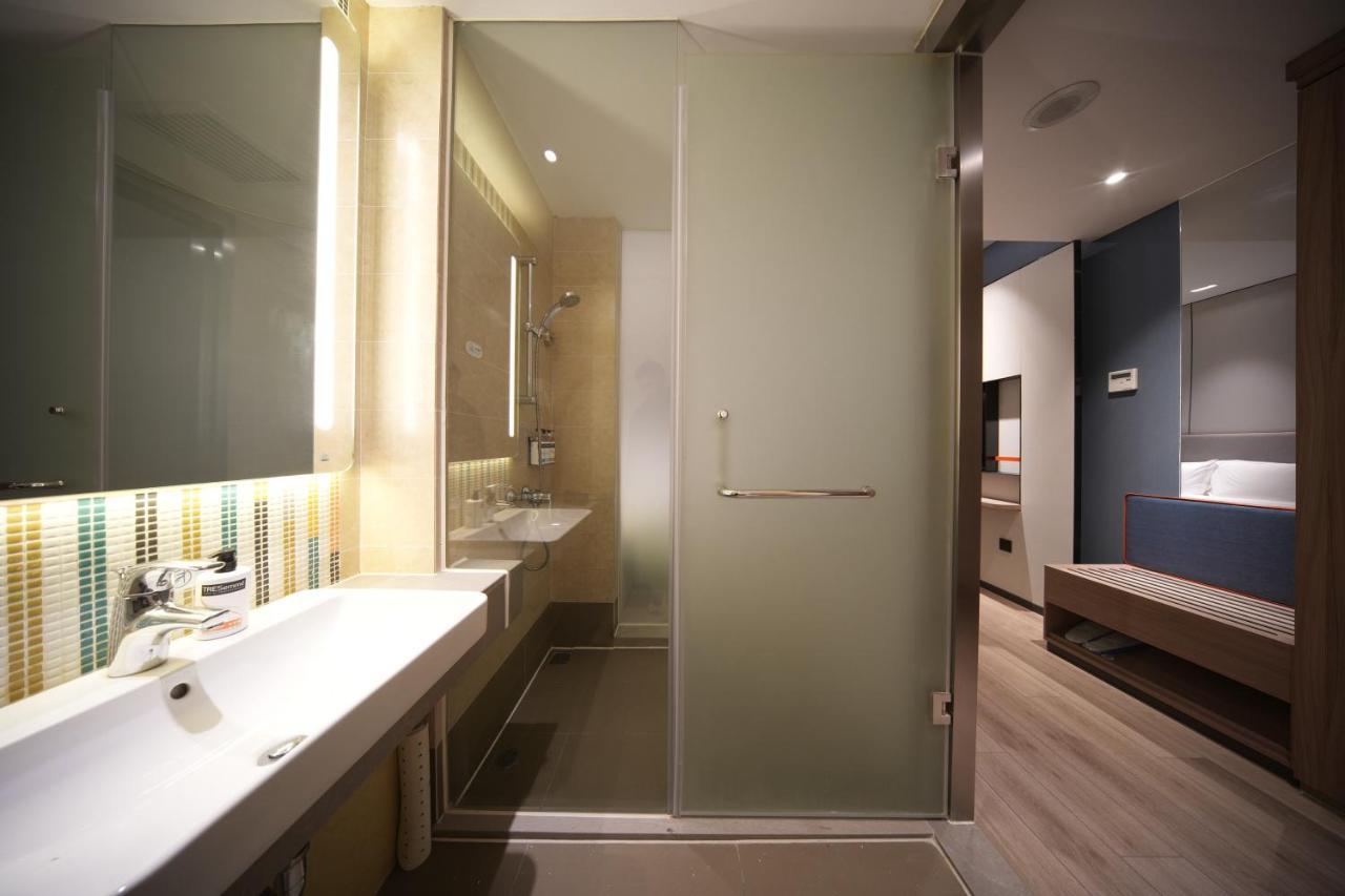 Holiday Inn Express Shanghai Pujiang By Ihg Екстер'єр фото